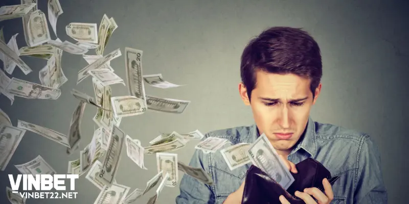 Mơ đánh bài thua tiền và cảm thấy lo lắng 